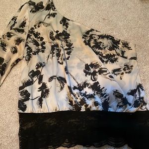 Bebe one sleeve top with lace